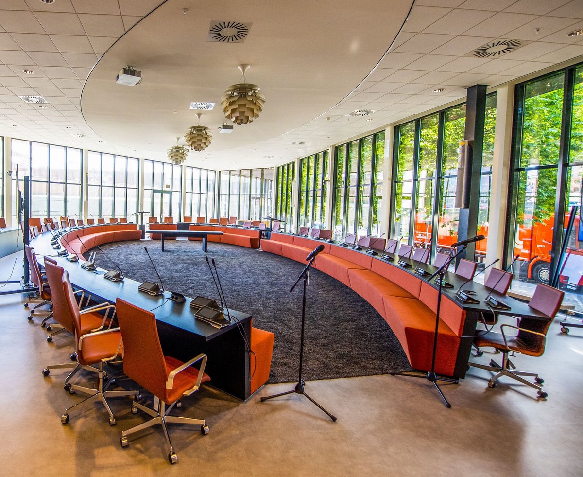 Op 2, 3 en 4 december vergaderen de raadscommissies Samenleving en Economie, Stadsontwikkeling en -Beheer en Bestuur, Veiligheid en Middelen. Kijk voor de agenda's, tijden en locaties op capelleaandenijssel.raadsinformatie.nl