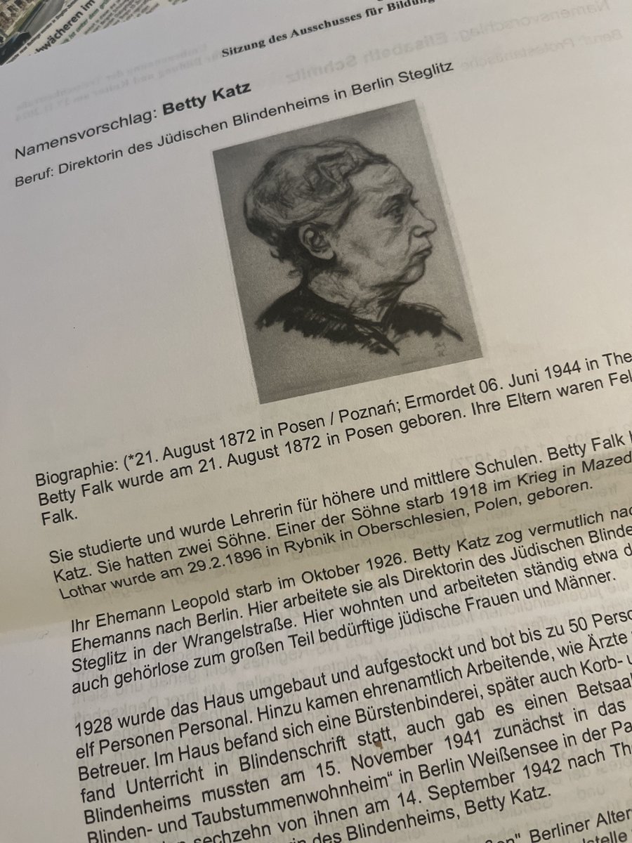 Die Treitschkestraße in Steglitz soll in Betty-Katz-Straße umbenannt werden - diesen Antrag für die BVV hat der Ausschuss für Bildung und Kultur gestern beschlossen. Alle Infos in unserer Pressemitteilung: 
gruene-suedwest.de/2024/11/28/die…