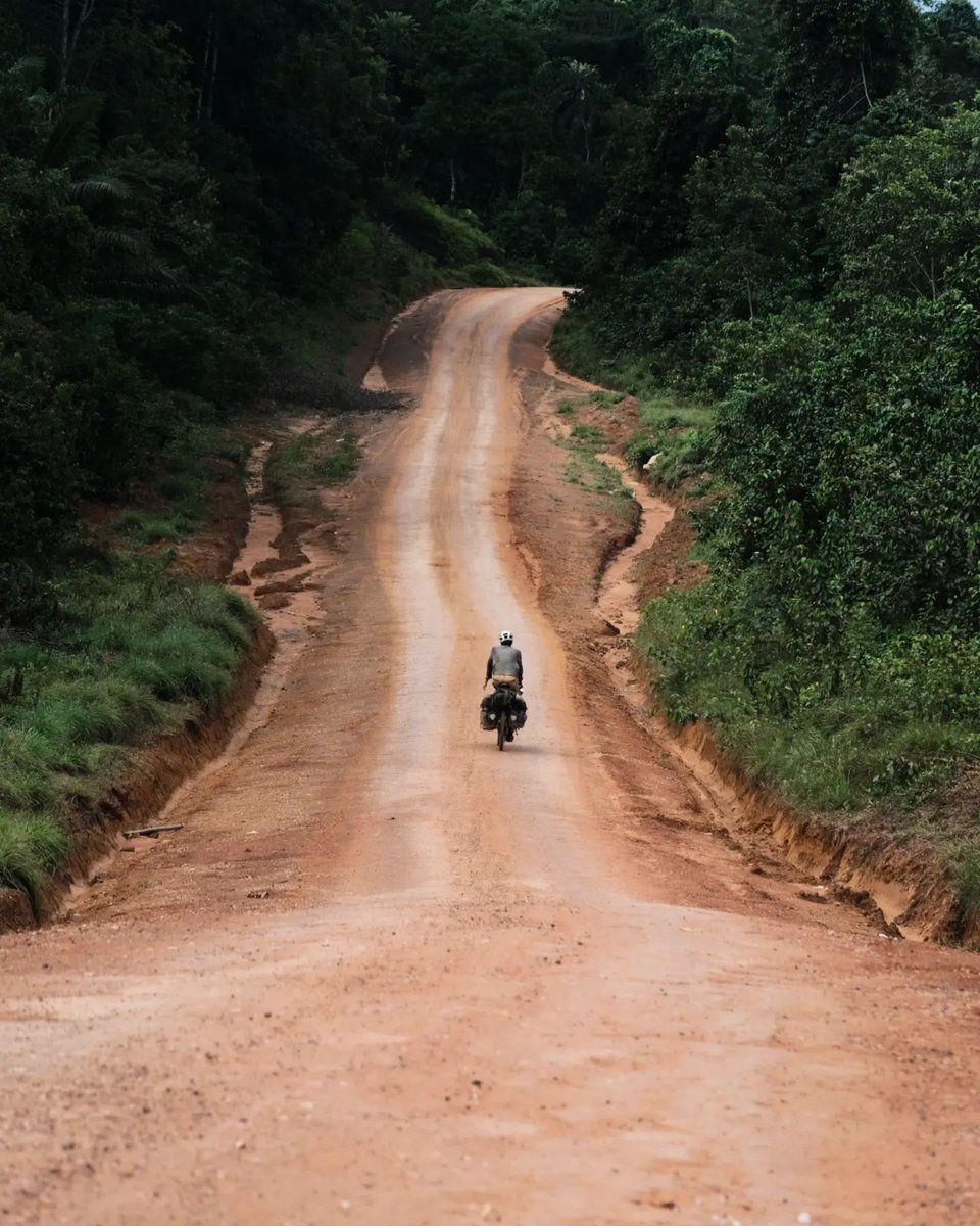 TerraVeloBikeCo's tweet photo. Bikepacking journals
📸@sun_is_cycling

“These 10 days in the Liberian jungle were intense! Super difficult physically, mentally, and mechanically.”

#RideRelentless #TerraVeloBikeCo #bikepacking #bicycletouring #worldbicycling #worldbybike #bikewander #gravel #bikepackinglife https://t.co/mPWPkQrprs