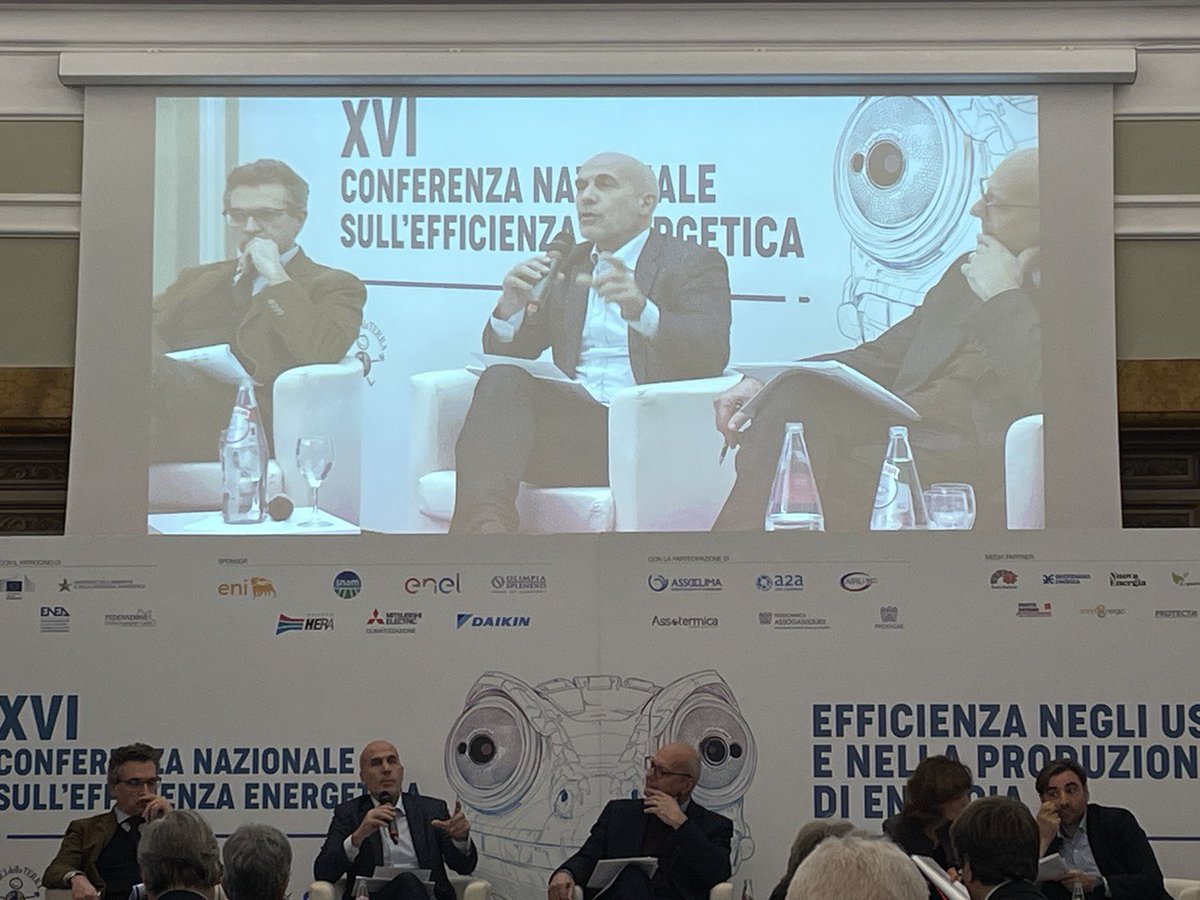 amicidellaterra's tweet photo. Va correlata correttamente la #domanda con l'offerta. Questa la debolezza del #GreenDeal ad oggi per #decarbonizzare mentre parte da questo approccio la #StrategiaNazionaleIdrogeno del @MASE_IT con una proiezione concreta di scenario sottolinea #GiorgioGraditi dg di @ENEAOfficial https://t.co/ffNSkd4QZZ