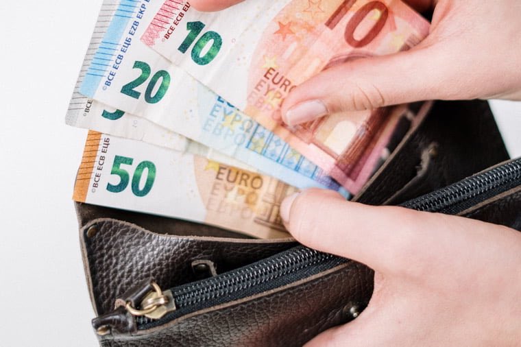 ALTENA - Nieuwe column Wijnand van der Hoeven op AltenaNet, over toeristenbelasting en arbeidsmigranten: “(On)eerlijke belasting”

 altena.net/column/on-eerl…

<a href="/whhoeven/">Wijnand vd Hoeven</a>