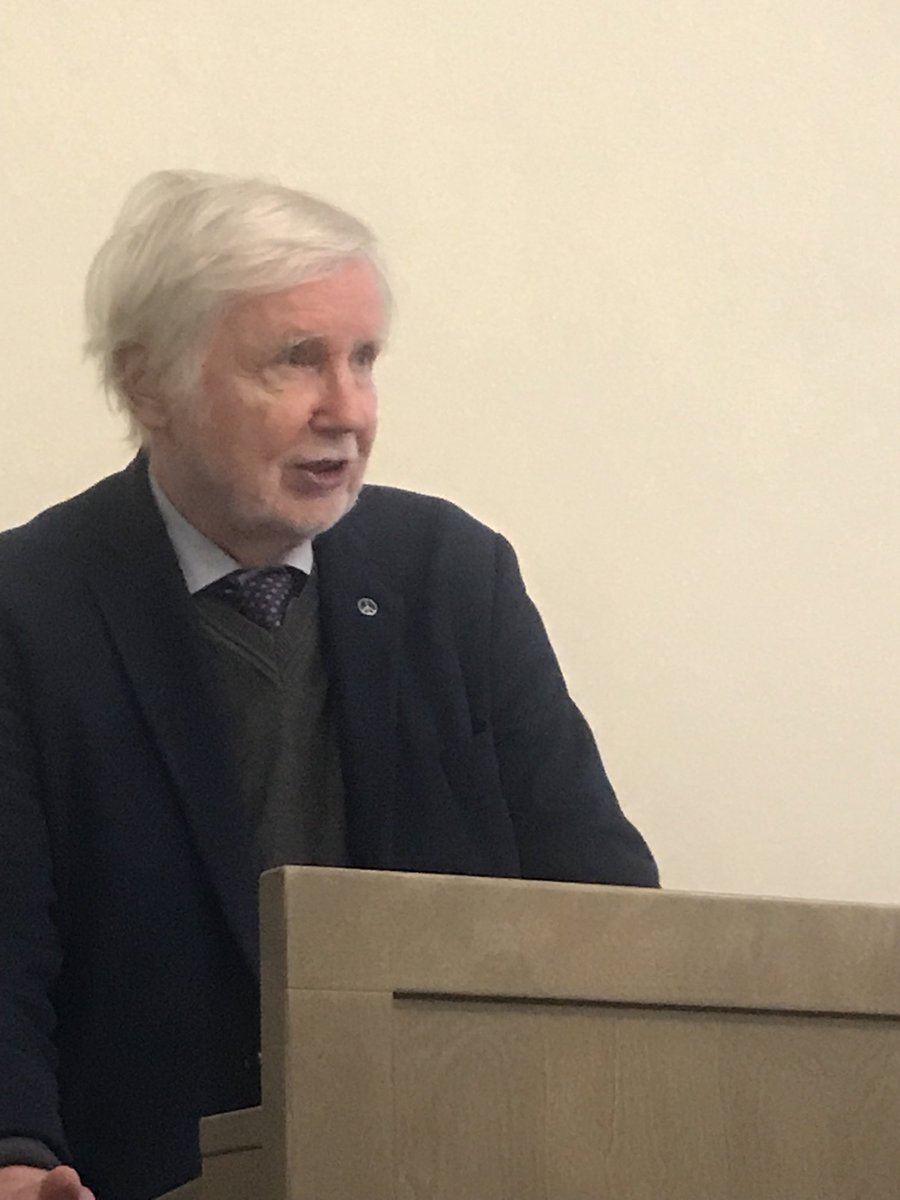 #Osuustoiminta tutkimuksen  tiedeseura Kooperatiivi ry 40v. Tieteiden talolla juhlapuheen piti osuustoiminnan eri vaiheet kokenut Erkki Tuomioja: osk:t ovat vaikutuskanava kansalaisyhteiskunnalle. Yhteisöllisyys, luovuus ja yrittäjyys saavat mahdollisuuksia osuuskuntien kautta.