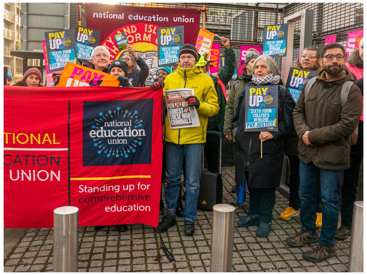 Pay Justice for SFC. 
Solidarity to our colleagues at City and Islington College. <a href="/CandiNEU61/">Sixth Form Angel NEU</a>