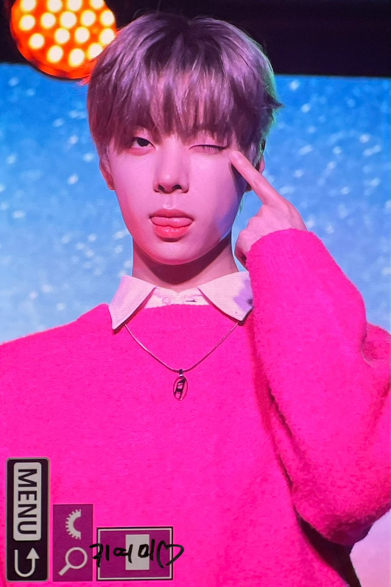 045692_0810's tweet photo. 241128 pre

😉🩷

#NINEi #나인아이
#JIHO #지호 #장지호 #ジホ https://t.co/zljDImrJPw