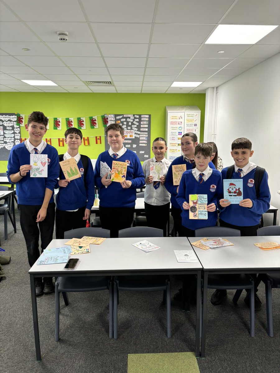 Cymraeg@Whitmore (@cymraegwhs) on Twitter photo 🏴Criw Cymraeg yn dewis yr ennillwyr Cerdyn Nadolig ddoe! Ymdrech ardderchog o flwyddyn 7 ac 8!!👏🏻
🇬🇧Criw Cymraeg picking the winners of the Welsh Christmas Card competition yesterday. A lovely effort from year 7 and 8!!👏🏻 <a href="/CSC_Cymraeg/">🏴CSC Cymraeg CCD 🟦🟩⬜</a> @CSCSiarterIaith 🏴Criw Cymraeg yn dewis yr ennillwyr Cerdyn Nadolig ddoe! Ymdrech ardderchog o flwyddyn 7 ac 8!!👏🏻
🇬🇧Criw Cymraeg picking the winners of the Welsh Christmas Card competition yesterday. A lovely effort from year 7 and 8!!👏🏻 <a href="/CSC_Cymraeg/">🏴CSC Cymraeg CCD 🟦🟩⬜</a> @CSCSiarterIaith