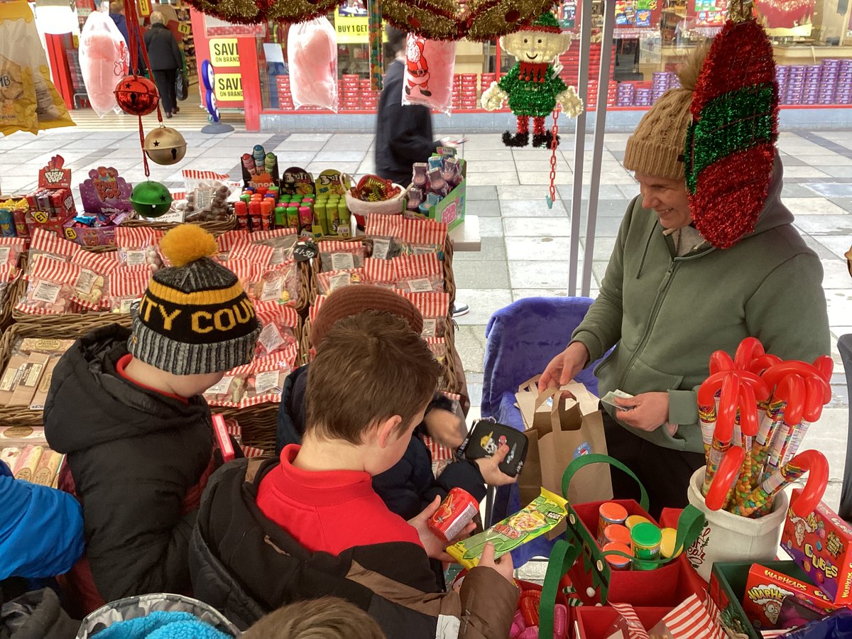 Year 6 enjoyed an informative visit to the Christmas market at Cwmbran town centre for market research purposes, and perhaps a little treat or two!