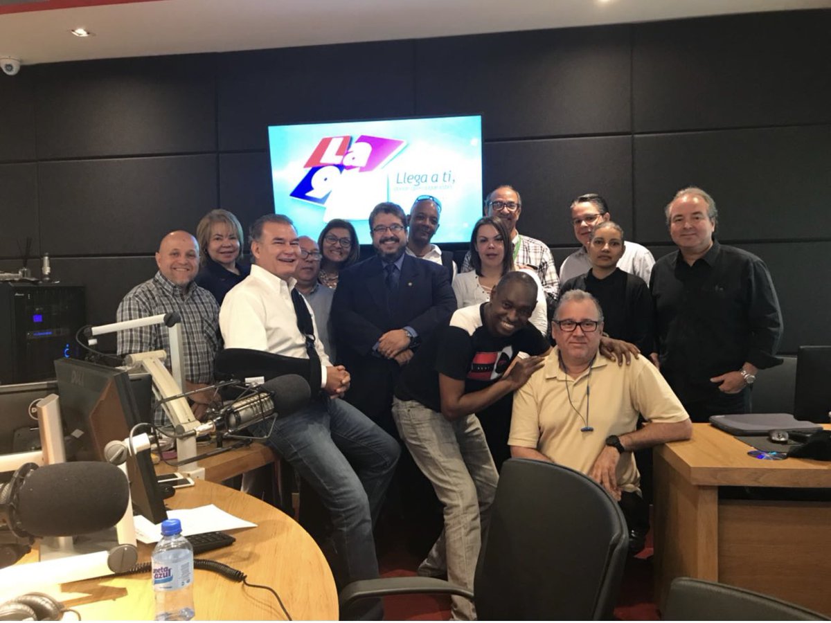 PpandeloF's tweet photo. Hace 39 años iniciaron los esfuerzos, sueños y RADIO, #TeoVeras y José Bonilla @la91fm_  #ElMatutino https://t.co/vl8sbLmCFz