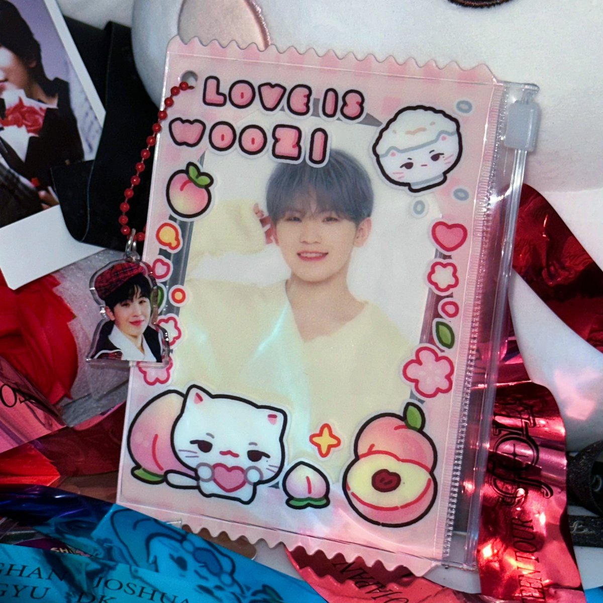 💌𝓛𝓞𝓥𝓔 𝓲𝓼 𝓦𝓞𝓞𝓩𝓘 𝓅𝑜𝒸𝒶 𝓅𝑜𝓊𝒸𝒽𝑒𝓈 💌

-12/8
forms.gle/XQzqGRuT7wRfQs…

⭕️大阪現場受領
💕RT 추첨 한분께 보내드립니다
❣️사진속 포카&amp;키링은 미포함입니다