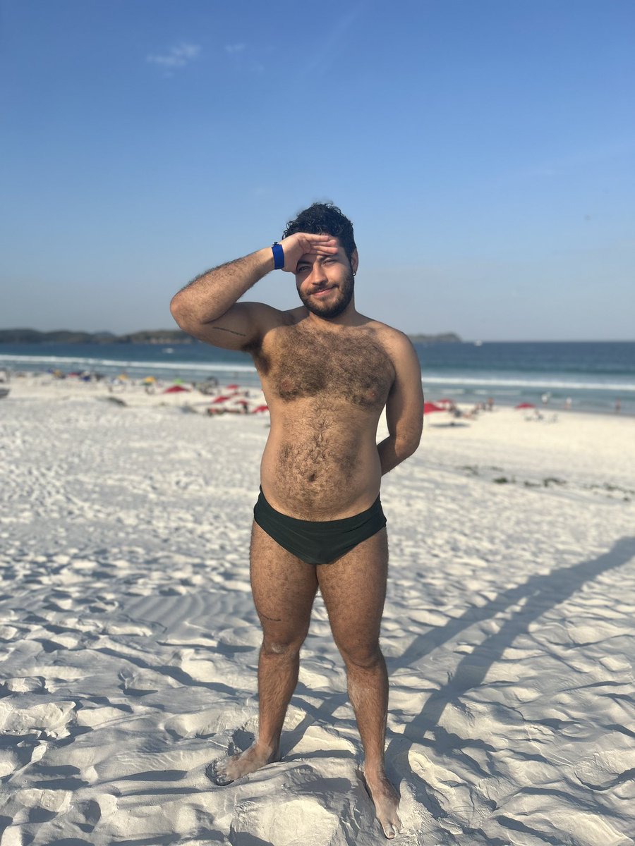 daniel escreveu um livro chamado CELESTE ☀️🥂 tweet media