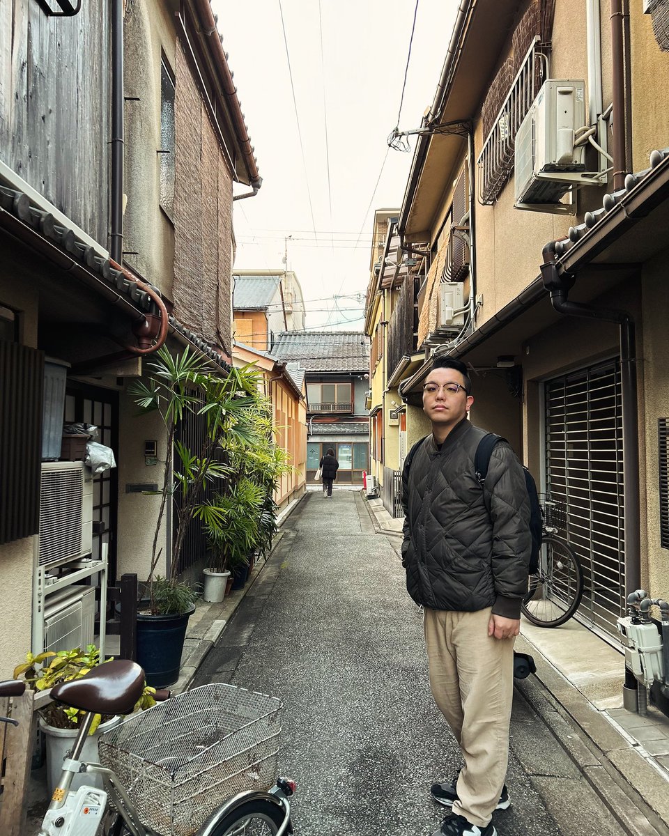 oe_portrait's tweet photo. たそがれ時、大江が好きな時間帯ですわ。みなさんの好きな時間帯はいつですか？

#なんやその質問
#だいたい平日の夜か土日の朝やろ
#あと5日
#なんそれ 
#こっち見んな
#大江ポートレート
#1日1投稿
#ちょっとイラつく画像を毎日投稿
#即ミュートがオススメ
#デブ専
#おでぶ https://t.co/8oRUOrfAxV