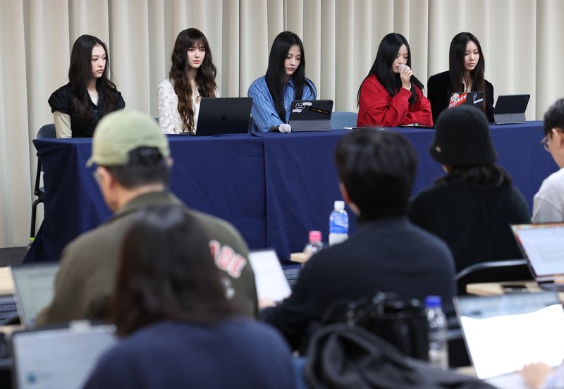 - they will end their contract with ADOR after 0:00 KST 11/29
- The work under the contract will be carried out as scheduled
- We have no intention of giving up the name 'NewJeans. We will continue to work to secure the rights to this name.

#뉴진스 #NewJeans #ニュジ