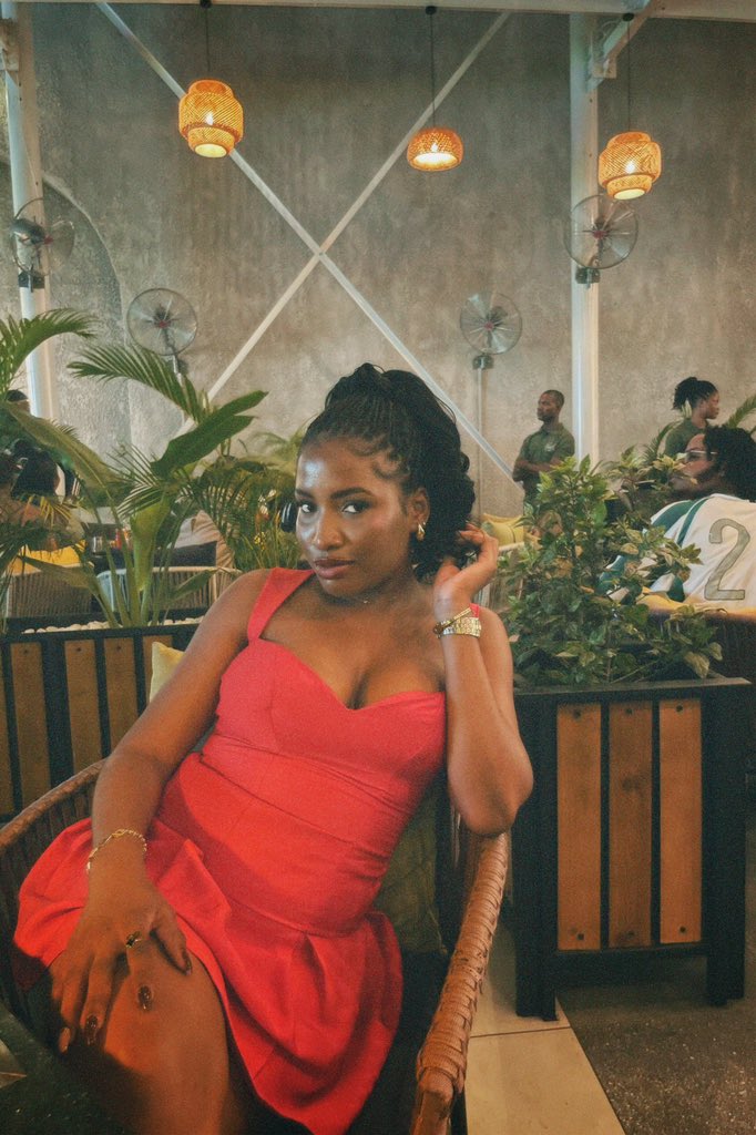 Eniiolaa1's tweet photo. Happy birthday to me 🎊🥂 https://t.co/cZO7jV0NdI