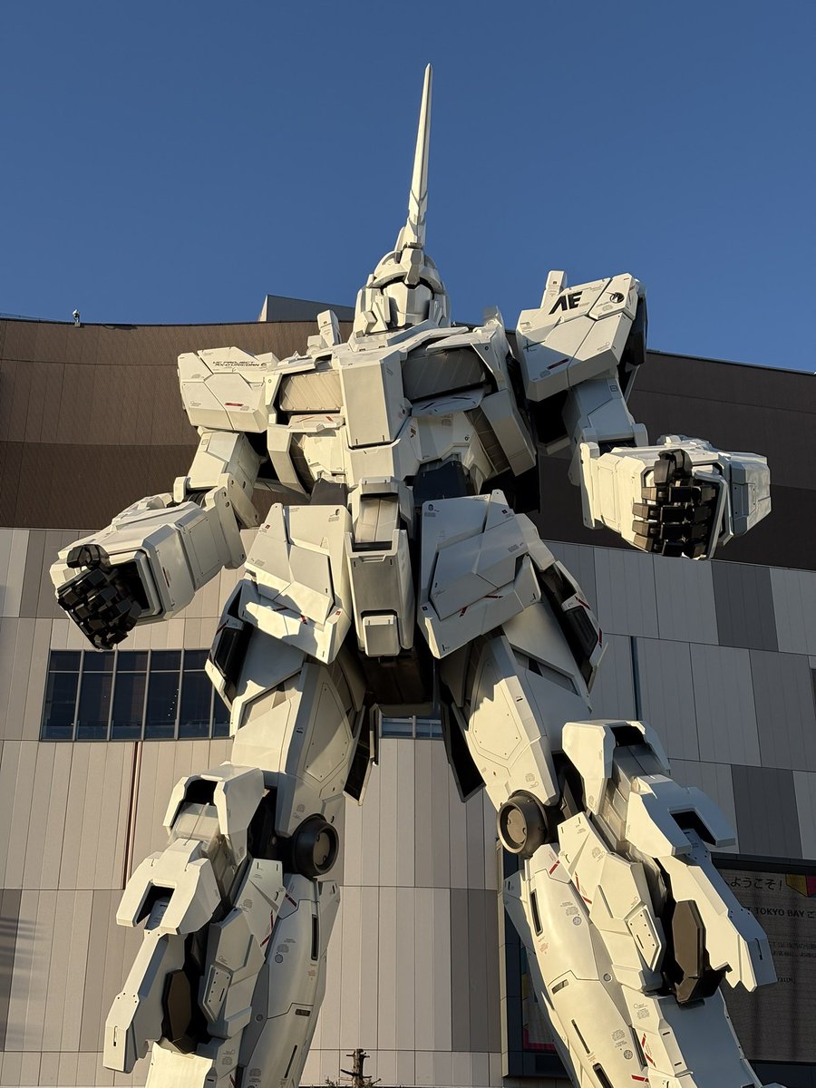 FrakyDeveloper's tweet photo. @thevrpisti 
Gundam a Tokyo plaza előtt! Mivel szereted 😊 Brutál magas! https://t.co/NW36obkYaH
