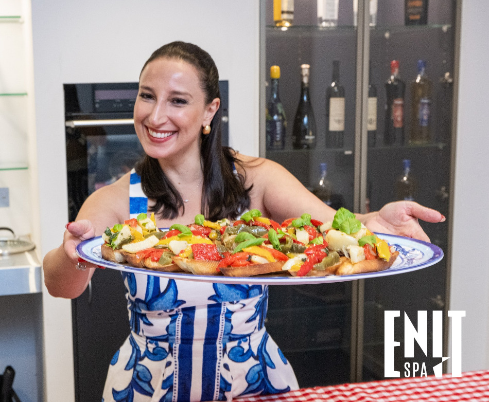 ENIT Sydney, Consolato, Camera di Commercio, CoAsIt, hanno celebrato la SCIM a Little Italy. Focus su Dieta Mediterranea e tradizioni regionali. Omaggio all’Anno delle Radici: il turismo di ritorno unisce Italia e Australia. Cibo di strada, dimostrazioni culinarie e tanto gusto!