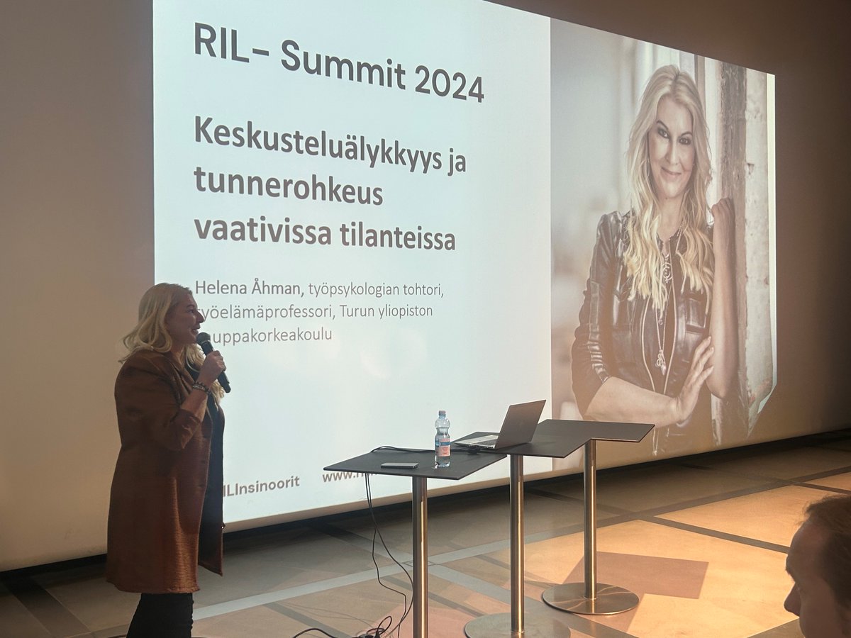 RIL-Summit 2024 -seminaarissa esiintymässä nyt työpsykologian tohtori, työelämäprofessori Helena Åhman (Turku School of Economics at the University of Turku). Aiheena #rohkeus ja keskusteluälykkyys vaativissa tilanteissa 🙌☺️🤩
#seminaari #RIL #rilsummit