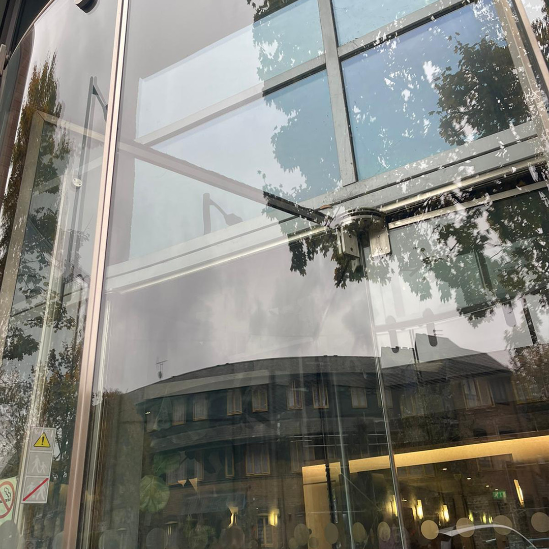 AshworthGroup's tweet image. We headed to one of our new #ManagedBuildings last weekend to complete an afterhours #ExternalClean. 🙌

Our professional team cleaned and polished the exterior windows and cleaned up the leaves across the #Property.

Contact us today. 👇

020 8989 0545 ☎️