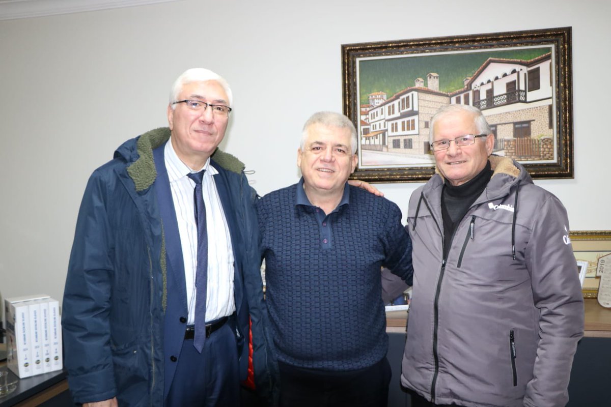 Marmara Gazeteciler Federasyonu Başkanı Sakarya Yenigün Gazetesi Genel Yayın Müdürü Müjdat Çetin’e Ve Beraberinde Ki Arkadaşlara 
Nazik Ziyaretlerinden Dolayı Teşekkür Ederim.