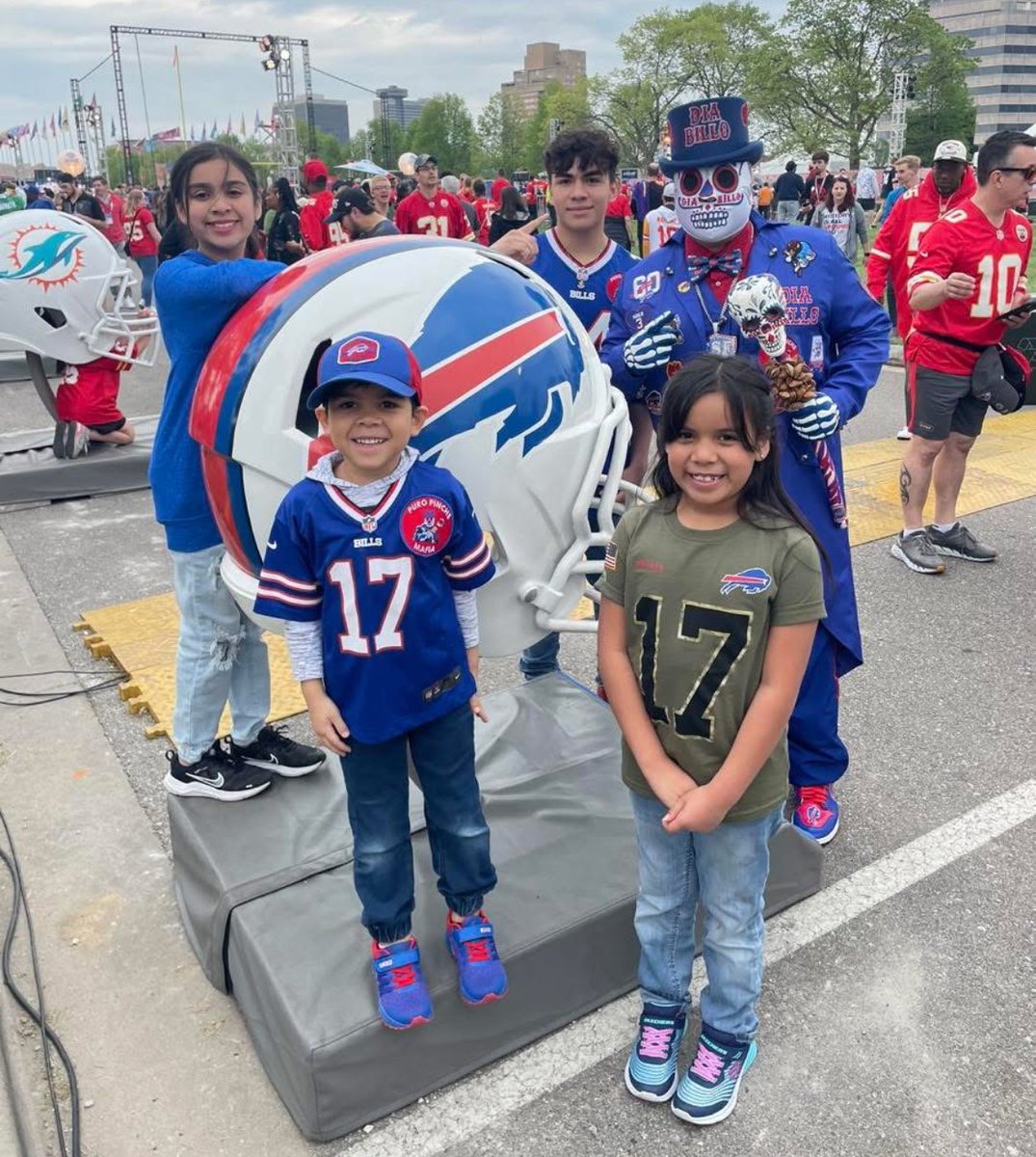 Dolphreaky tweet media