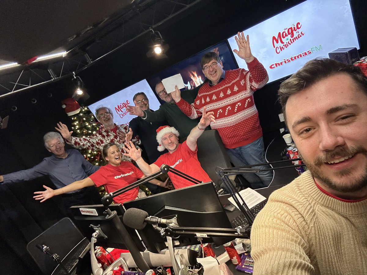 WE ARE LIVE ON FM 🌟🎄

We’ve officially Switched Christmas On! 

Listen in LIVE on FM! Find your frequency on our website and our link in bio! 

#christmasfm