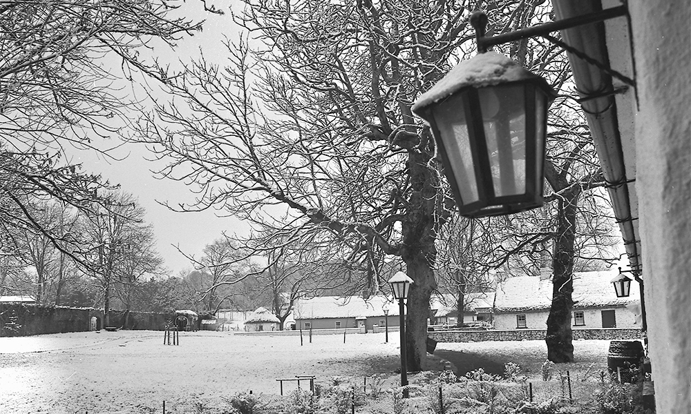 Glucksman Spec Coll (@ul_speccoll) on Twitter photo Advent Calendar Day 4: Photographs of Bunratty Castle Folk Park in the snow, from the Shannon Development Archive!
Check specialcollections.ul.ie/advent-calenda… each day for new images & subscribe to our blog! #AdventCalendar <a href="/ARAIreland/">ARA Ireland</a> <a href="/ULLibrary/">Glucksman Library</a> <a href="/UL/">University Of Limerick</a>🎄 Advent Calendar Day 4: Photographs of Bunratty Castle Folk Park in the snow, from the Shannon Development Archive!
Check specialcollections.ul.ie/advent-calenda… each day for new images & subscribe to our blog! #AdventCalendar <a href="/ARAIreland/">ARA Ireland</a> <a href="/ULLibrary/">Glucksman Library</a> <a href="/UL/">University Of Limerick</a>🎄