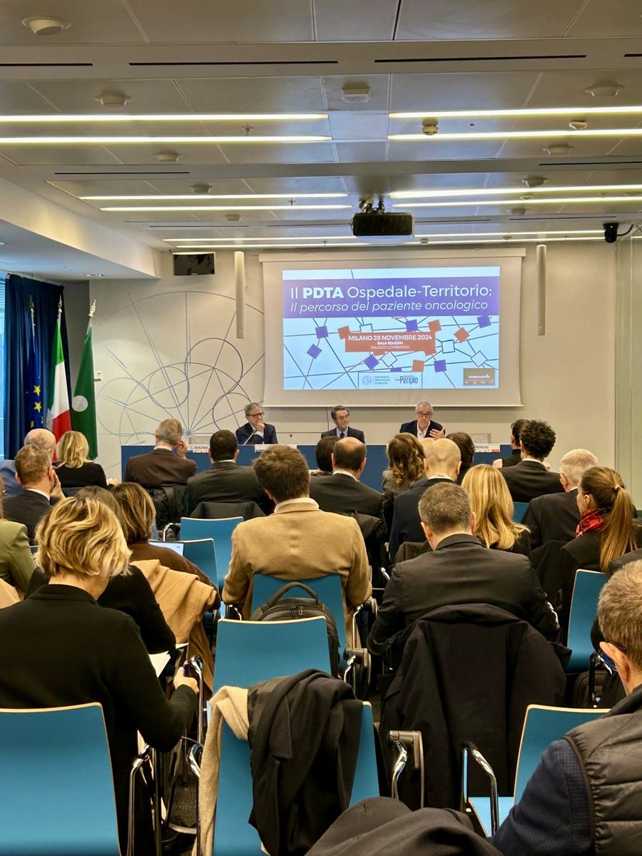 OverEventi's tweet photo. Si tiene oggi, nella Sala Valeria Solesin di Palazzo Lombardia, l’incontro promosso dal Dipartimento di #Oncologia ed #Emato-Oncologia dell’Università degli Studi di Milano in collaborazione con Associazione Periplo per la presentazione del primo #PDTA di integrazione tra #ospedale e territorio. Un contributo fondamentale, che arriva dalla realtà cremonese, per il potenziamento della #sanità territoriale e per la definizione di un modello organizzativo che garantisca continuità nel percorso di cura.
Resp. Scientifici Gianni Amunni, Daniele Generali @DanieleGeneral4, Gianluca Vago.
Relatori: Attilio Fontana @FontanaPres, Alessandro Amorosi, Ezio Belleri, Walter Bergamaschi, Doriana Bertazzo @d_bertazzo, Federico Bontardelli @telegono, Paolo Casali, Stefano Cavalieri, Pierfranco Conte, Andrea De Monte, Fabrizio Gervasoni @dottfabrigerva, Vito Ladisa, Andrea Machiavelli, Francesco Passamonti, Adele Patrini, Gabriella Pravettoni @GPravettoni, @annarosa_racca, Ida Ramponi, Stefano Regondi, Andrea Sartore Bianchi, Manuela Tamburo De Bella.