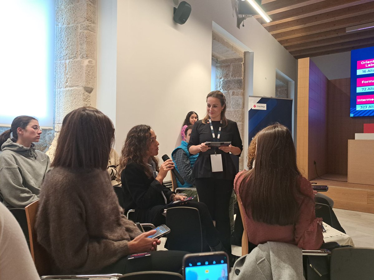 Acudimos ao acto organizado por <a href="/cruzvermella/">Cruz Vermella</a> #Ourense de recoñecemento a empresas ao que foi convidado persoal de Viaqua #AquaOurense. Moitos parabéns ás empresas recoñecidas e grazas a Cruz Vermella de Ourense polo labor que realizan cada día! 👏