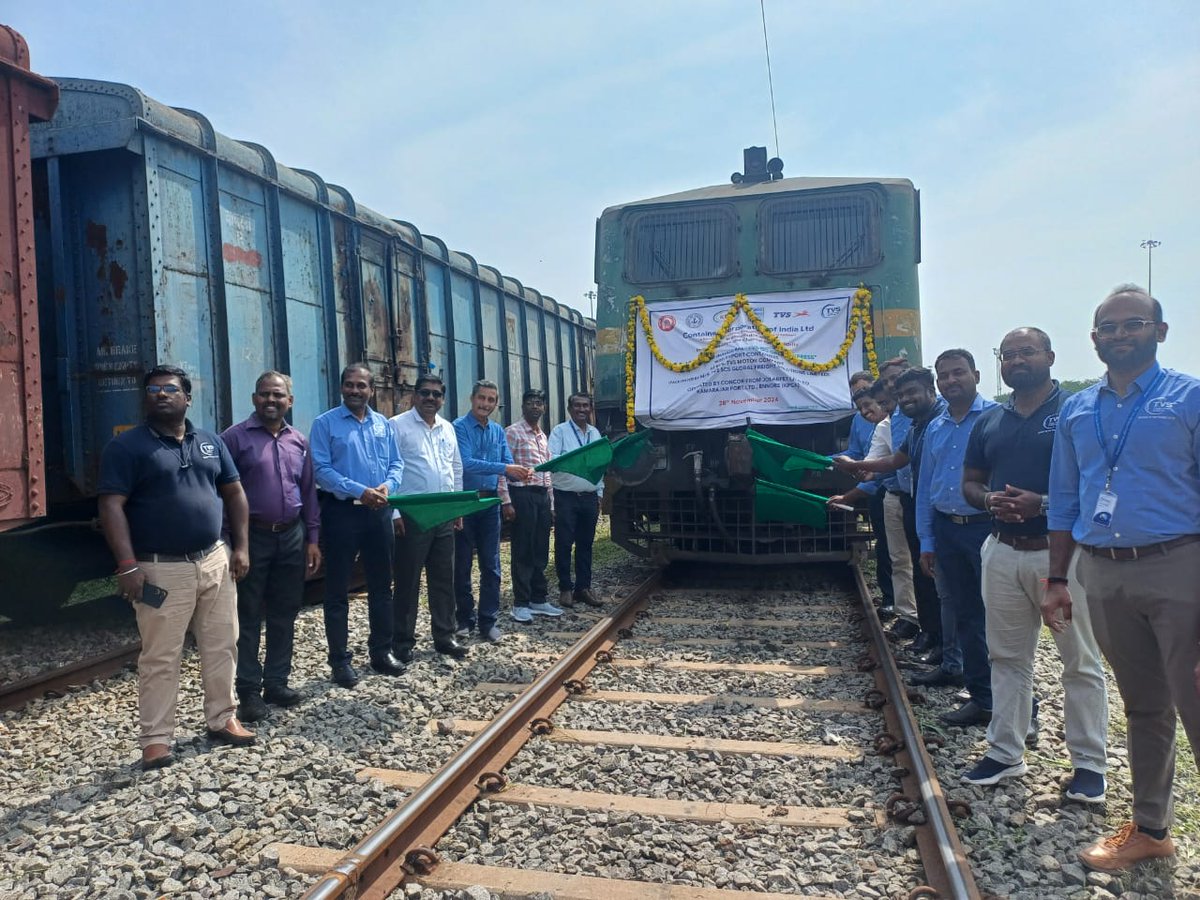 concor_india's tweet photo. In collaboration with Indian Railways & Chennai Port Authority, the inaugural 'TVS GO GREEN EXPRESS' container train was flagged off from Jolarpet to Kamarajar Port, Ennore. CONCOR-owned #LNG trucks for #FMLM ensure faster, cost-effective, and eco-friendly logistics solutions. https://t.co/9iW2Q8E7cl