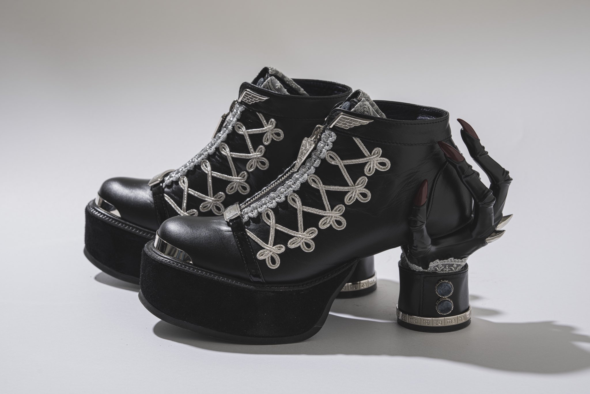 堕ちゆく天命のヒールブーツ black×black 堕ちゆく天命のヒールブーツ black×black