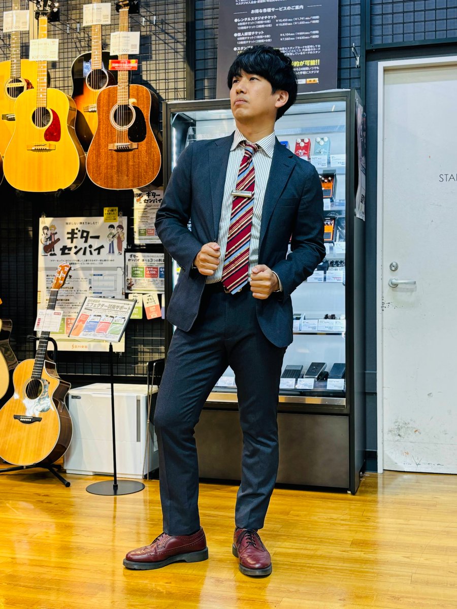 shimamura_kyoto's tweet photo. 【チューナーレボリューション】
ストラップに装着してチューニングができるKORGの新製品『PST-1』がどうしてもタイピンにしか見えなかったので…実際にタイピンとしてつけてみました👔

まって、違和感なさすぎる😆これ全然タイピンとしても使えちゃいますYO🙌

#KORG #Pitchstrap #PST1 #チューナー https://t.co/Ux5OayQPPP