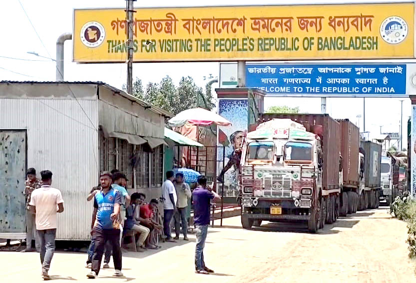 বেনাপোল স্থলবন্দরে ৯ দিনে ভারত থেকে এলো ১৩৪০ মেট্রিক টন চাল