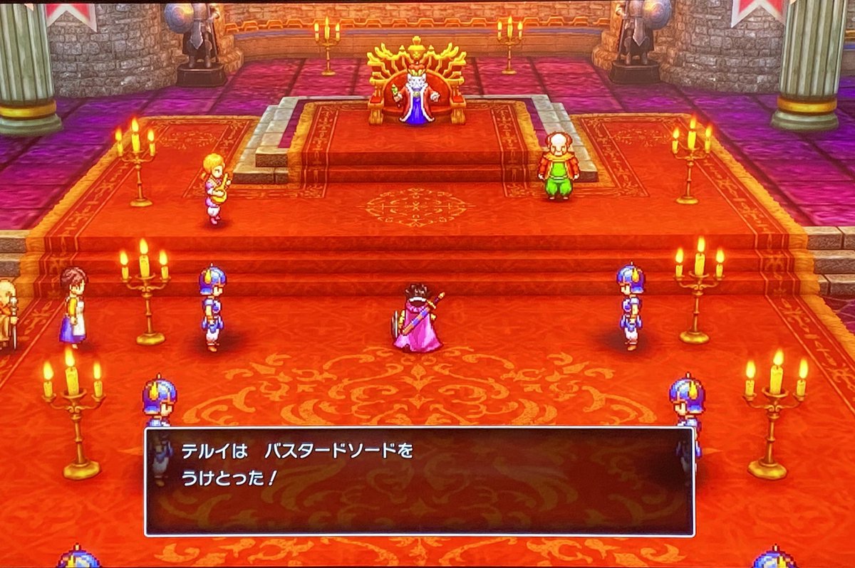 おお！！普段と違う戦闘いいな！！！
わっくわくしたし、楽しかった！！
無事1人で倒せた〜✨️✨️

通常攻撃は1しか喰らわなかったけど、呪文痛かったな🤔
耐性下げてからの300越えとは…さすが魔王。
HP伸ばしてよかった🤣

…剣かっけぇ…←

(写真、ネタバレ要素ありです。)

#DQIII
#ドラクエIII