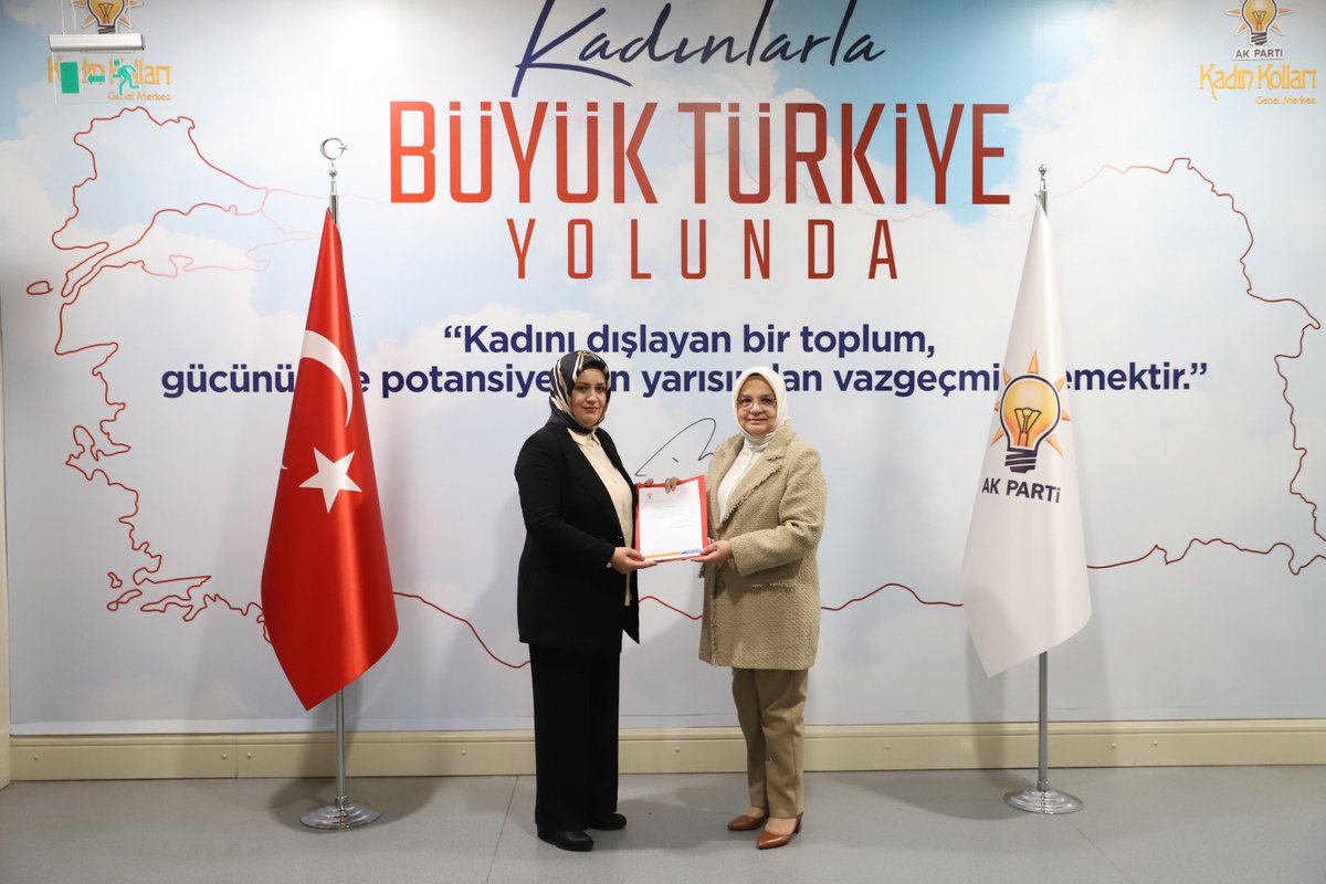 AKKADINGM's tweet photo. 📍AK Parti Genel Merkez

Genel Başkanımız, Cumhurbaşkanımız Sayın @RTErdogan’ın tensipleriyle Ardahan İl Kadın Kolları Başkanlığı’na Gülten Özdemir atanmıştır.

Görevi devreden Selda Kılıç başkanımıza emek ve gayretleri için teşekkür ederiz. https://t.co/dXatg71kO4