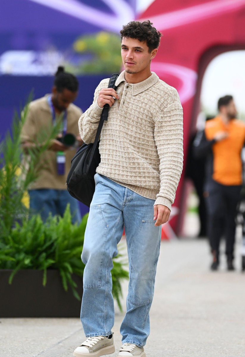 Lando Norris arrives to the paddock #QatarGP