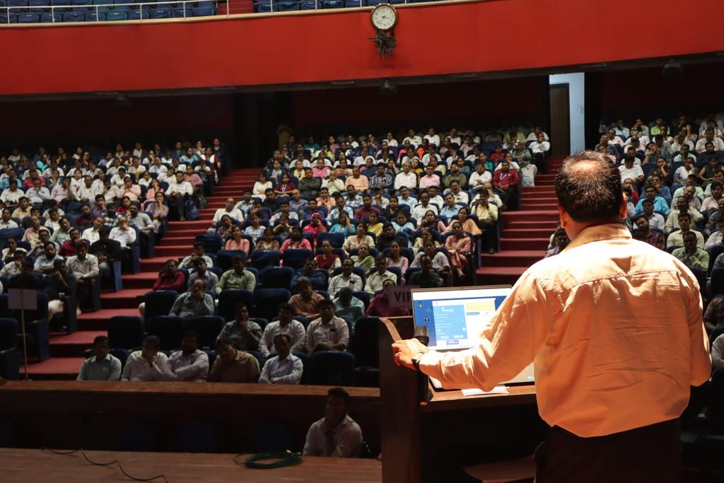 PanvelCorp's tweet photo. कार्यालयीन कामकाज गतिमान होण्यासाठी पनवेल महापालिकेत ई-ऑफीस प्रणाली
.
.
#PanvelMunicipalCorporation #PMC #panvel 
#eoffice #fastworkprocess #newsoftware https://t.co/Ru1AQ6Of1g