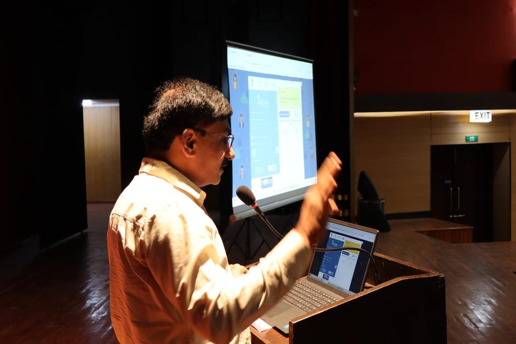 PanvelCorp's tweet photo. कार्यालयीन कामकाज गतिमान होण्यासाठी पनवेल महापालिकेत ई-ऑफीस प्रणाली
.
.
#PanvelMunicipalCorporation #PMC #panvel 
#eoffice #fastworkprocess #newsoftware https://t.co/Ru1AQ6Of1g