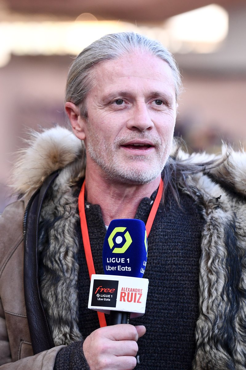 _BeFootball's tweet image. 🚨‼️ Emmanuel Petit pense que Mbappé a été 𝗺𝗮𝗿𝗮𝗯𝗼𝘂𝘁𝗲́ 😳

« 𝗠𝗼𝗶, 𝗷𝗲 𝗽𝗲𝗻𝘀𝗲 𝗾𝘂’𝗶𝗹 𝗮 𝘃𝗿𝗮𝗶𝗺𝗲𝗻𝘁 𝗲́𝘁𝗲́ 𝗺𝗮𝗿𝗮𝗯𝗼𝘂𝘁𝗲́. 𝗠𝗼𝗶, 𝗷’𝘆 𝗰𝗿𝗼𝗶𝘀 𝗮̀ 𝗰𝗲𝘀 𝗰𝗵𝗼𝘀𝗲𝘀-𝗹𝗮̀, 𝘃𝗼𝘂𝘀, 𝘃𝗼𝘂𝘀 𝗻’𝘆 𝗰𝗿𝗼𝘆𝗲𝘇 𝗽𝗮𝘀. Je le dis parce que je…