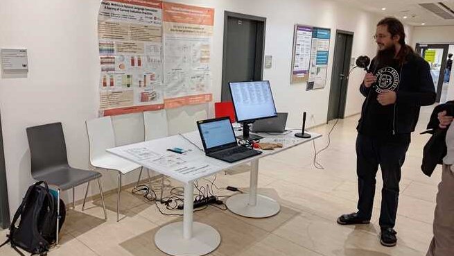 ufal_cuni's tweet image. Today is the Open Doors Day🚪at @matfyz @CharlesUniPRG. @rudolf_rosa and @ZdenekKasner chat with high schoolers about #LLMs and #LanguageTechnology... @rudolf_rosa shows a demo of automatic interpreting 🗣️🎙️🌐 by Dominik Macháček and @OndrejBojar.