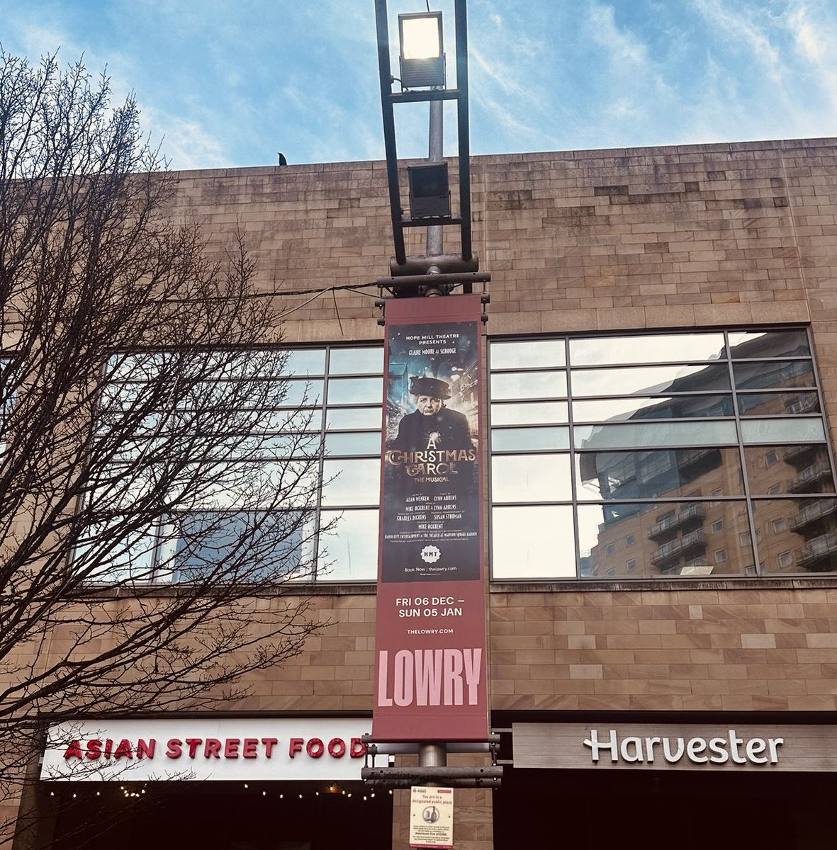 WilliamWhelton's tweet photo. ❤️ Our first @hopemilltheatre production @The_Lowry 👀 🎄 https://t.co/e92uA877Hd
