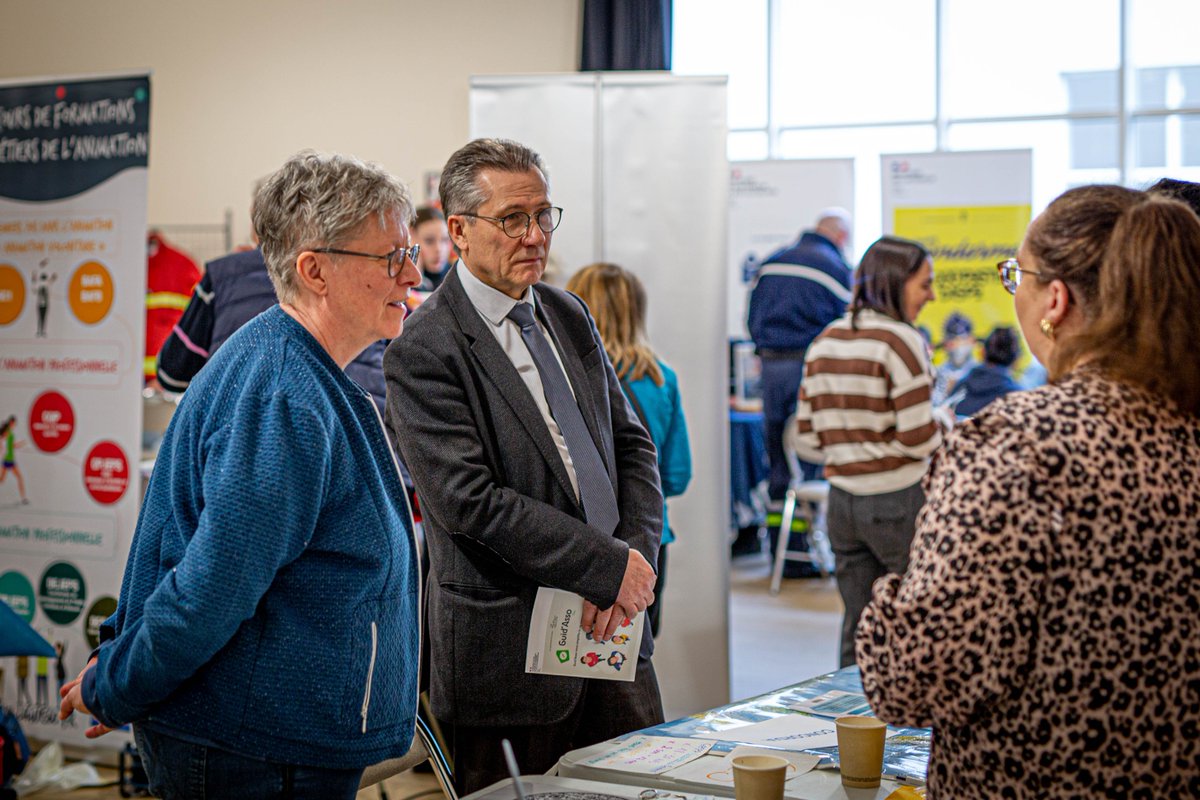 Retour sur le Forum de l’engagement des jeunes organisé hier à Clermont par le #SDJES60 et @laligueOise ! En présence du DASEN, une journée riche en échanges et découvertes pour construire l’avenir de nos jeunes citoyens. Merci aux participants et partenaires ! #EngagementJeunes