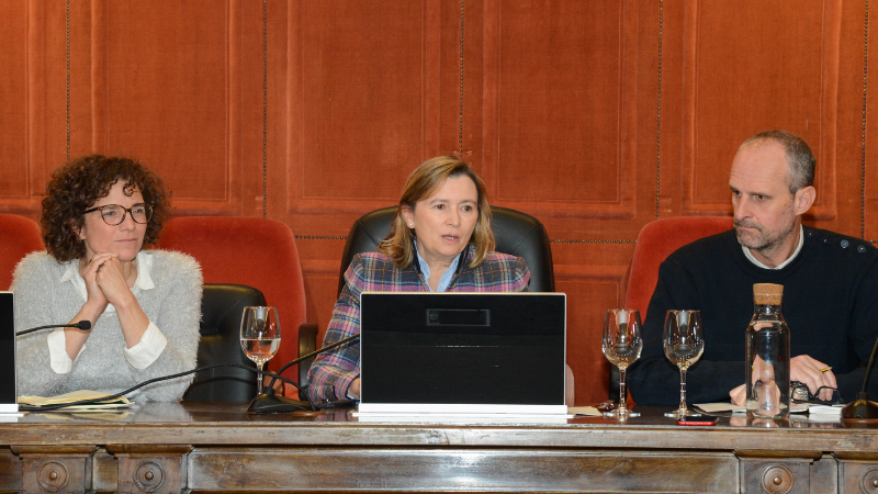 gobmapa's tweet photo. La secretaria general de #Pesca destaca la importancia del vínculo entre la ciencia y el sector de la #acuicultura.

Hoy, en el acto de entrega de los premios #Jacumar.

https://t.co/r6SgP5Tqgz https://t.co/A4A6TfGOFF