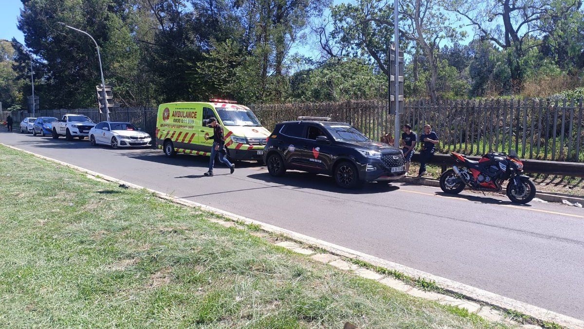 visiontactical's tweet photo. Incident Alert: Our team is on the scene with medics attending to a motorbike accident on the M1, near the 11th Ave off-ramp. Please drive cautiously in the area. #StaySafe #EmergencyResponse https://t.co/s5gm1zcXdU