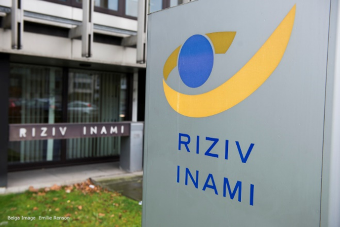 LaChambreBE's tweet image. #QuestionTime Le budget 2025 de l’#INAMI, la politique industrielle d’#ArcelorMittal, le cri d’alarme des juges d’instruction et le CPAS d’Anderlecht parmi les questions au #begov sortant dès 14h15 en plénière.
Toutes les questions 👉 tinyurl.com/2y95xah4