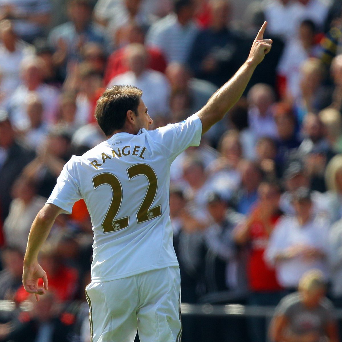 swanstrust's tweet image. Happy birthday Angel Rangel 🎉🥳🎂

#YJB #JackArmy #Swansea

📸: @athenapics