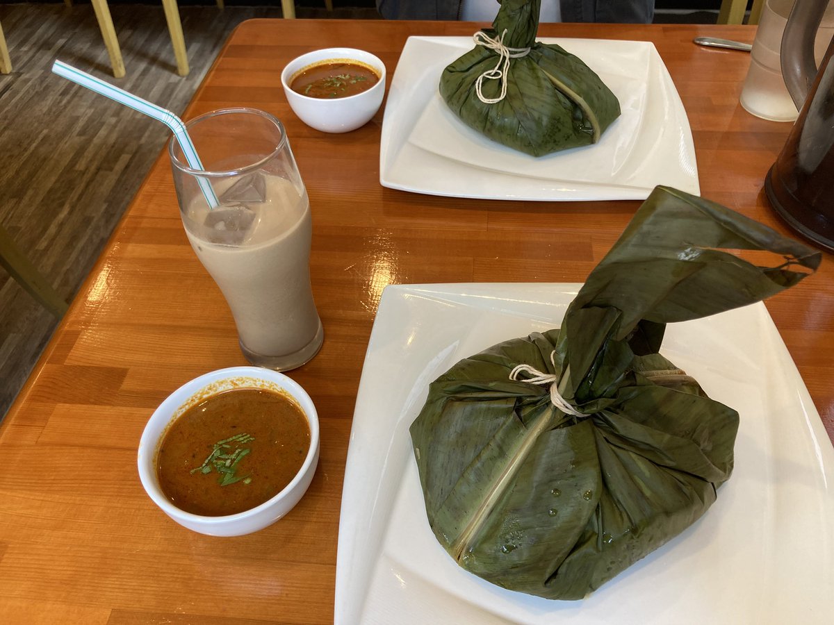 isikyk's tweet photo. #キシパロータ
#カレーリーブス
#カレー

だいぶ前の下書き発見💦

変わったメニューに特攻

インド版お好み焼き的な
パロータの肉サンド
味はコットゥっぽい

ビーフが美味しい🤤

ボリューミーで腹パン
1人ひとつずつは欲張りすぎた😅 https://t.co/GCitBdYvYB