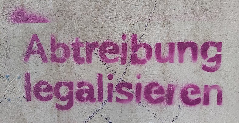 73 Verbände, Organisationen und Netzwerke fordern die Bundestagsabgeordneten zur Zustimmung zum interfraktionellen Gesetzentwurf zur Neuregelung des Schwangerschaftsabbruchs auf.
Mehr lesen ➡️ t1p.de/ql20h
#wegmit218