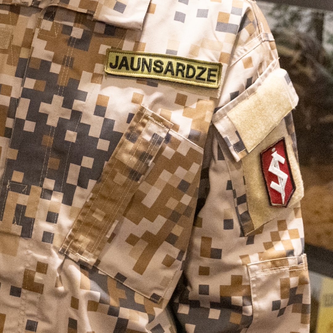 Par godu Jaunsardzes 32. pastāvēšanas gadadienai, jaunsargi šodien savās mācību iestādēs ierodas jaunsarga formas tērpā.

Daudz laimes! Augsim Latvijai!

#AugsimLatvijai | #Jaunsardze