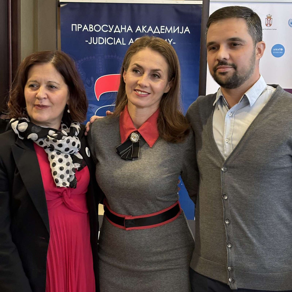 <a href="/PravosudnaRS/">Правосудна академија Републике Србије</a> uz <a href="/UNDPSerbia/">UNDP in Serbia</a> u okviru projekta „Zaustavimo nasilje – ostvarimo ravnopravnost“ organizovala stručni skup „Život u kavezu bez rešetaka – institucionalni odgovor na fenomen prisilne kontrole u porodično-partnerskim odnosima“ t.ly/g28tk  <a href="/ravnopravnostRS/">Poverenik za zaštitu ravnopravnosti</a>