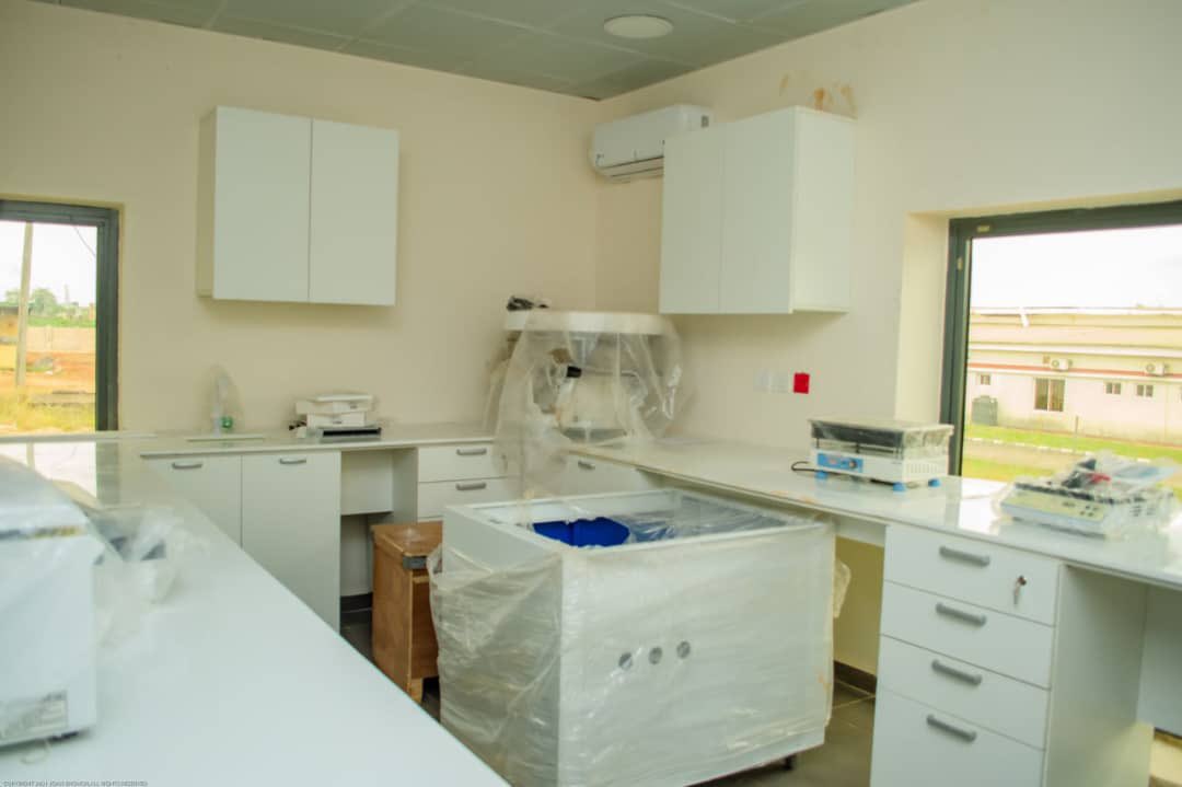 franklinadaz's tweet photo. More evidence surfaces from the fully equipped Stella Obasanjo Hospital commissioned by ex-Gov. Obaseki—the same hospital the APC &amp; their Governor-select, @m_akpakomiza claim lacks equipment.

It’s time these clowns begin to face reality &amp; focus on governance. https://t.co/wMPMWzIPy5