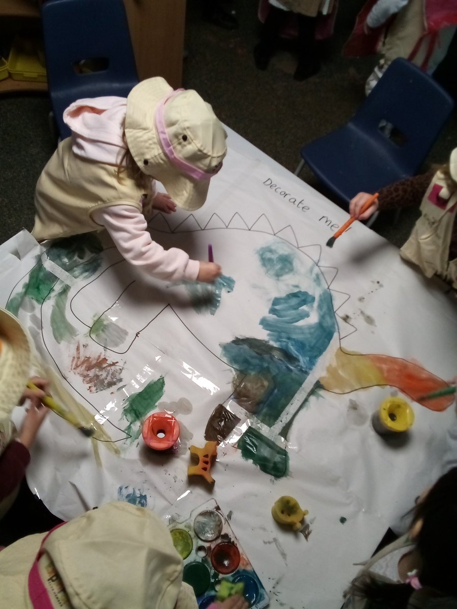 HillsideRec's tweet photo. We have had such a busy, fun day so far being explorers! We have been getting very creative and have even made dinosaur footprint biscuits! 🦕 https://t.co/jTXZfWRtpg