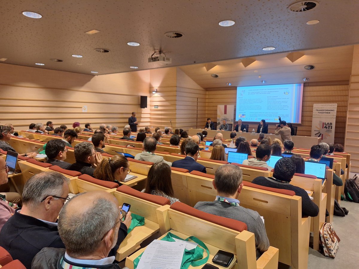 cambralleida's tweet photo. Iniciem el #LAB4TI! 🚀 Avui hem presentat 9 projectes de Bioeconomia que busquen generar 180M€ en inversions, talent i llocs de treball per transformar el territori. Una iniciativa del G10 dins "Lleida, Terra d’Oportunitats".
@Promo_Economica, @DiputacioLleida, @LleidasomTO https://t.co/bYY4ClOaVF